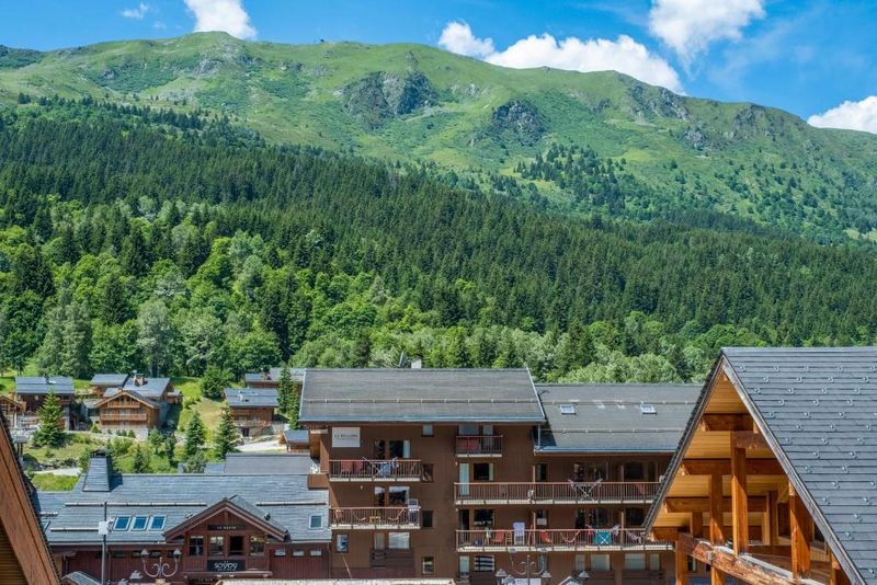 La vallée des Allues et ses chalets, vus de la résidence